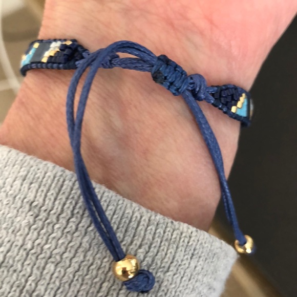 Shades of blue and gold - Picture 2 of 3